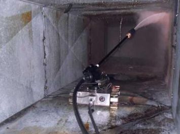 機器人清洗油煙管道